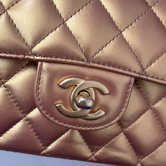 Chanel Metallic Lambskin Quilted Medium Double Flap Golden - Picture 3 of 12